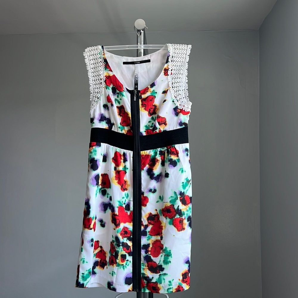 Kensie. Dress